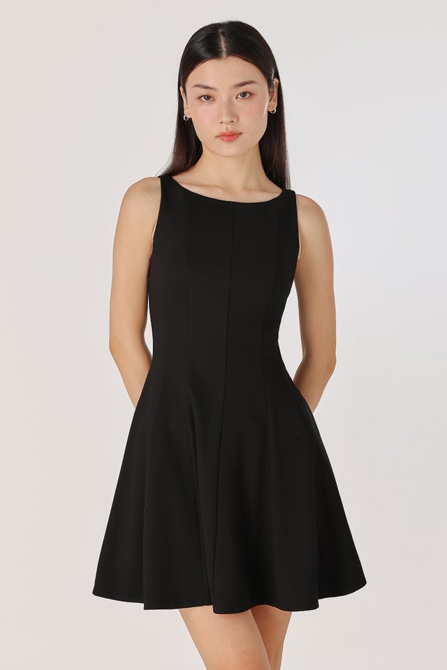 ROMANA PADDED BOATNECK PANELLED DRESS (BLACK)