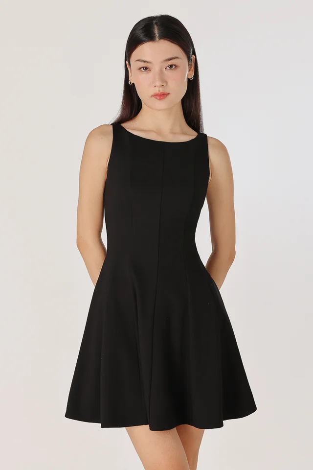 ROMANA PADDED BOATNECK PANELLED DRESS (BLACK)
