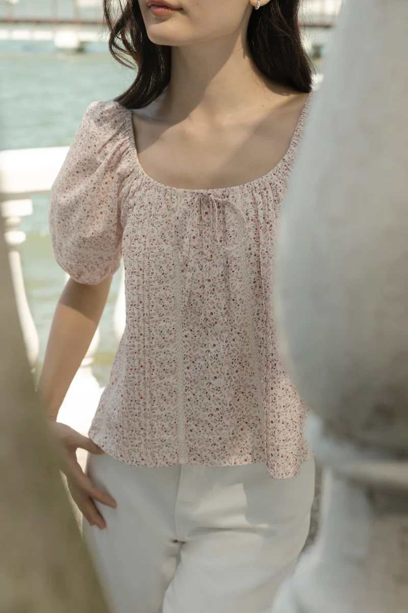 トップス linen ribbon puff blouse bou.design RUELLA LINEN LACE INSERT PINTUCK PUFF SLEEVE BLOUSE (FLORAL) | Lovet