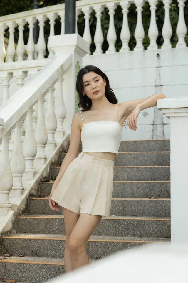 ADDIE LINEN PLEATED SHORTS (NATURAL)