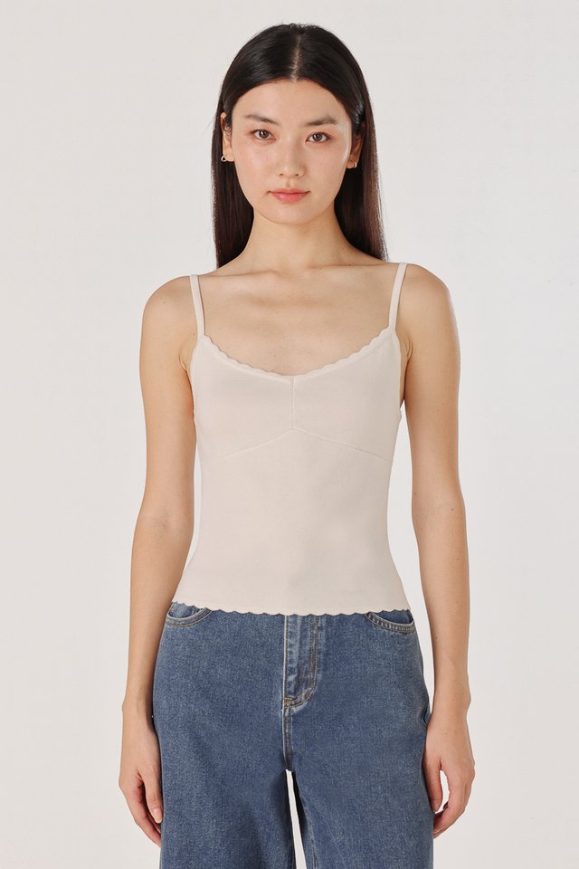 MIREA SCALLOP TRIM V-NECK CAMI KNIT TOP (OFF-WHITE)