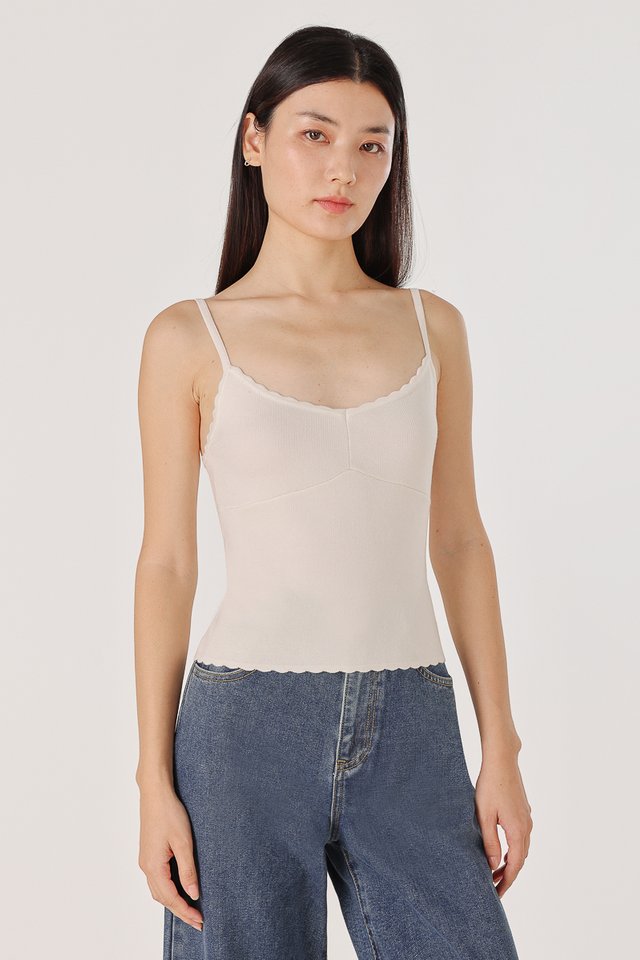 MIREA SCALLOP TRIM V-NECK CAMI KNIT TOP (OFF-WHITE)