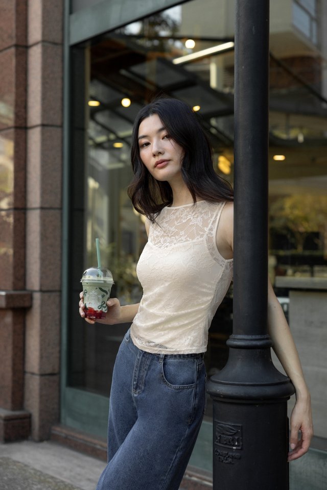 LYRIA PADDED LACE OVERLAY BOATNECK TWO-PIECE TOP (CRÈME)