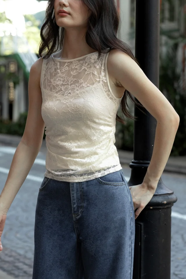 LYRIA PADDED LACE OVERLAY BOATNECK TWO-PIECE TOP (CRÈME)