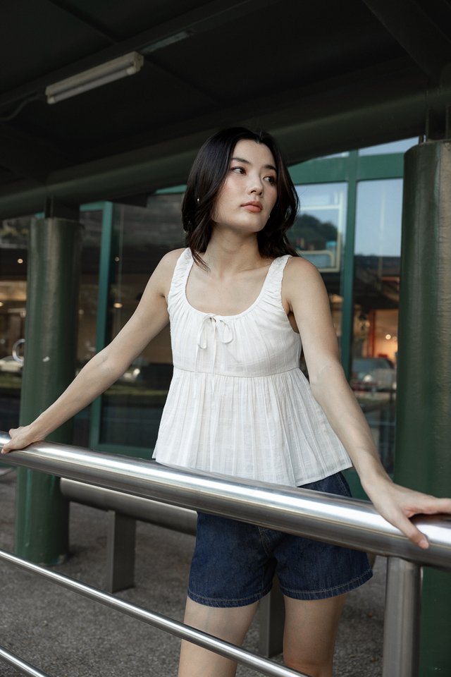 ALISHA SCOOP NECK RIBBON-TIE BABYDOLL TOP (WHITE CHECKERED)