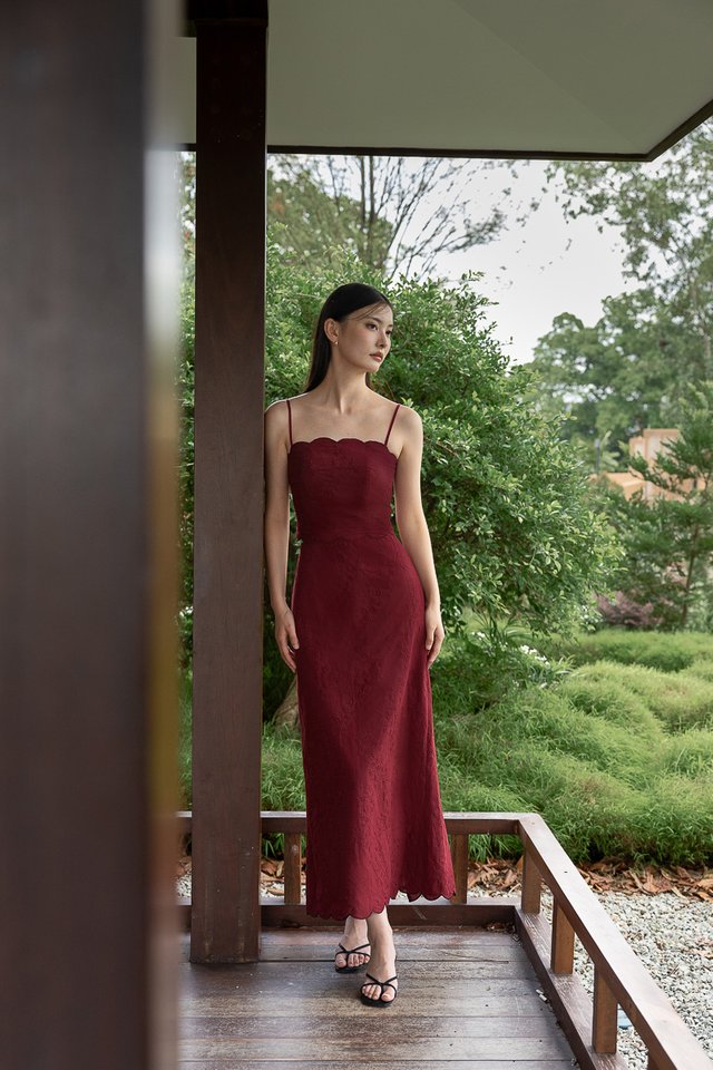 FREESIA PADDED EMBROIDERED FLORAL CONTRAST SCALLOP SKIRT SET