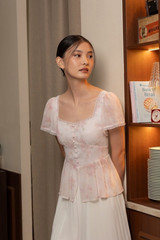 PEONY PADDED CHIFFON FLORAL LACE FLUTTER SLEEVE TOP