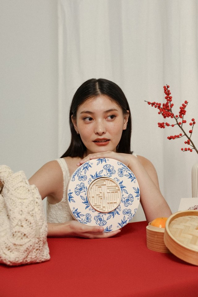 LOVET LUNAR REUNION BOX (PORCELAIN BLUE)