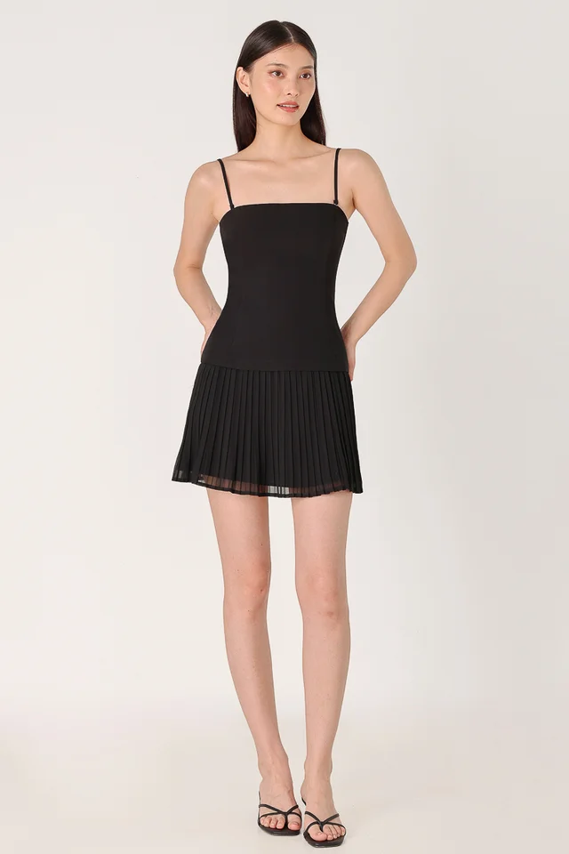 SUZETTE PADDED FABRIC CONTRAST TWO-WAY PLEATED SKORTS DRESS (BLACK)