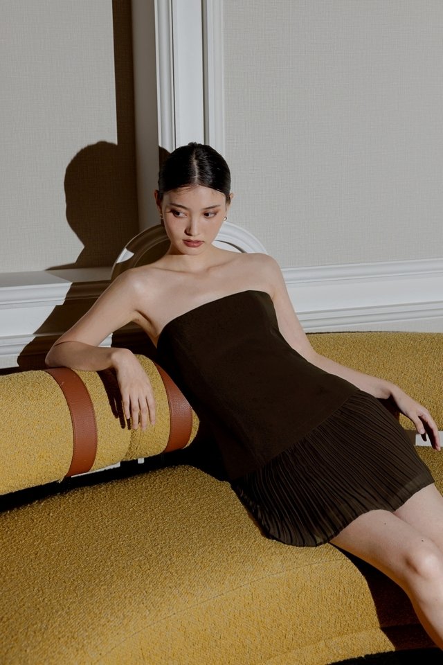 SUZETTE PADDED FABRIC CONTRAST TWO-WAY PLEATED SKORTS DRESS (ESPRESSO)