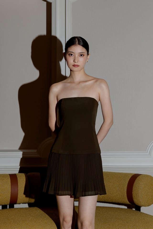 SUZETTE PADDED FABRIC CONTRAST TWO-WAY PLEATED SKORTS DRESS (ESPRESSO)