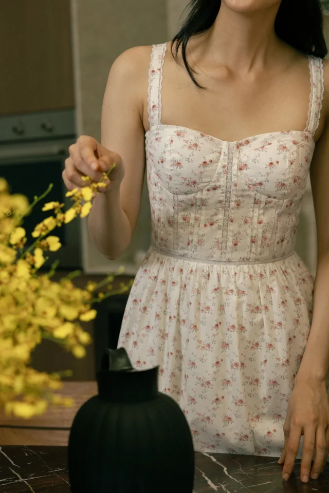 ASPEN PADDED FLORAL BUSTIER PINTUCK LACE INSERT MAXI DRESS