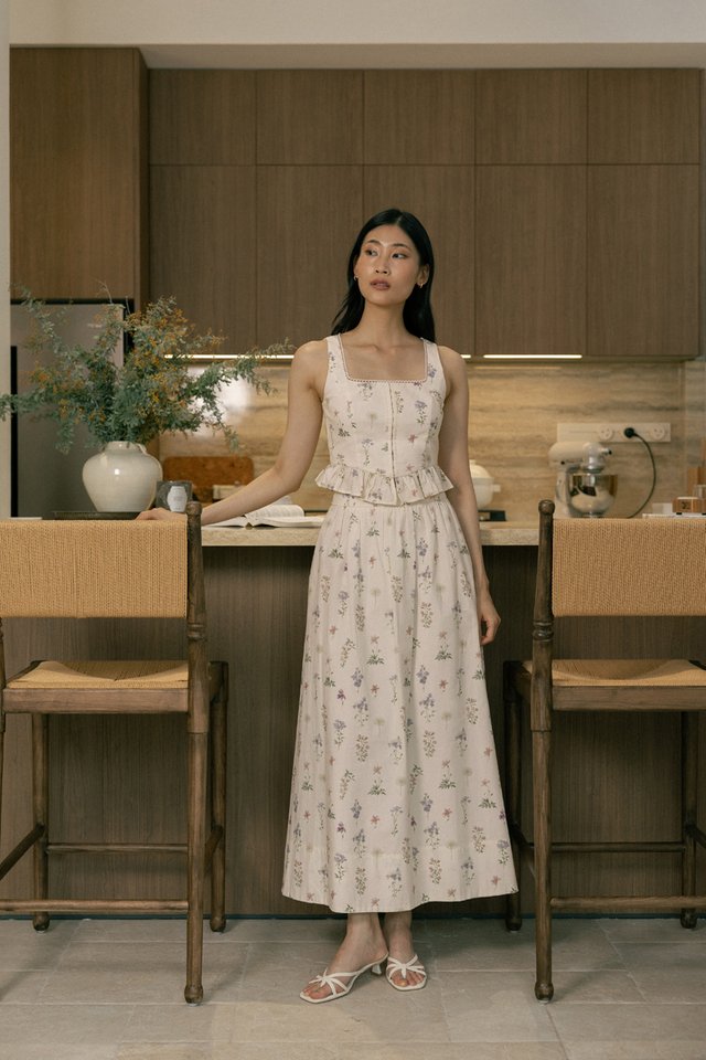 MAGNOLIA FLORAL THICK HEM FLARE SKIRT