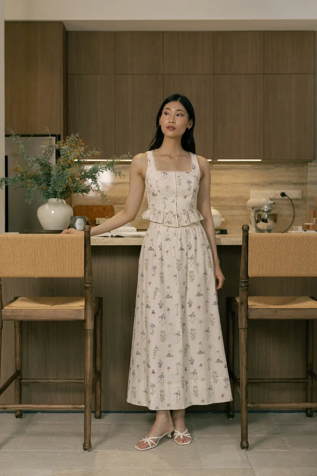 MAGNOLIA FLORAL THICK HEM FLARE SKIRT