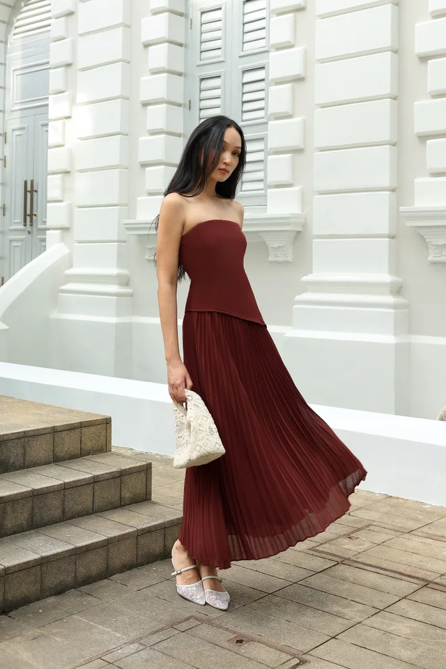 CELESTIA PADDED SLANT HEM CONTRAST FABRIC TWO-WAY MIDAXI DRESS (WINE)
