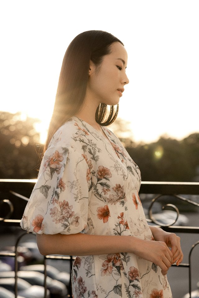 FANNY FLORAL BUTTON LANTERN SLEEVE ROMPER