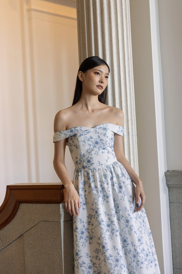 CAMELLIA PADDED LINEN PORCELAIN FLORAL OFF-SHOULDER SWEETHEART MIDAXI DRESS