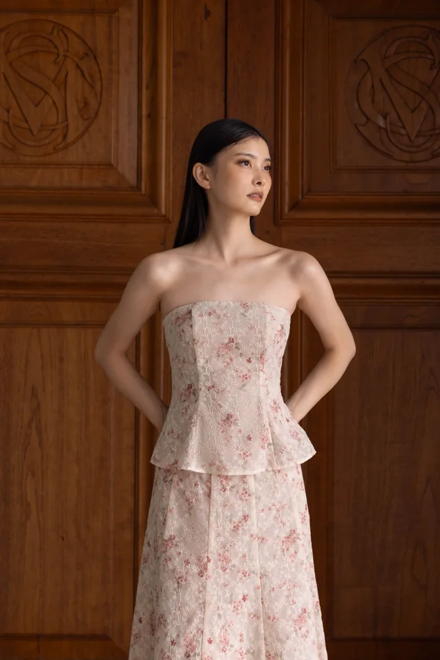 SAKURA PADDED FLORAL EMBROIDERED TWO-WAY TOP