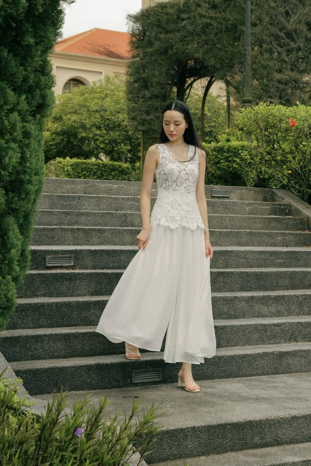 SAFFRON PADDED FLORAL GUIPURE LACE JUMPSUIT