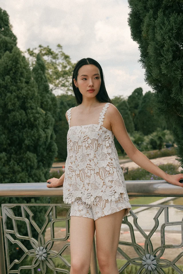 DIORELIA PADDED FLORAL GUIPURE LACE FLARE TOP