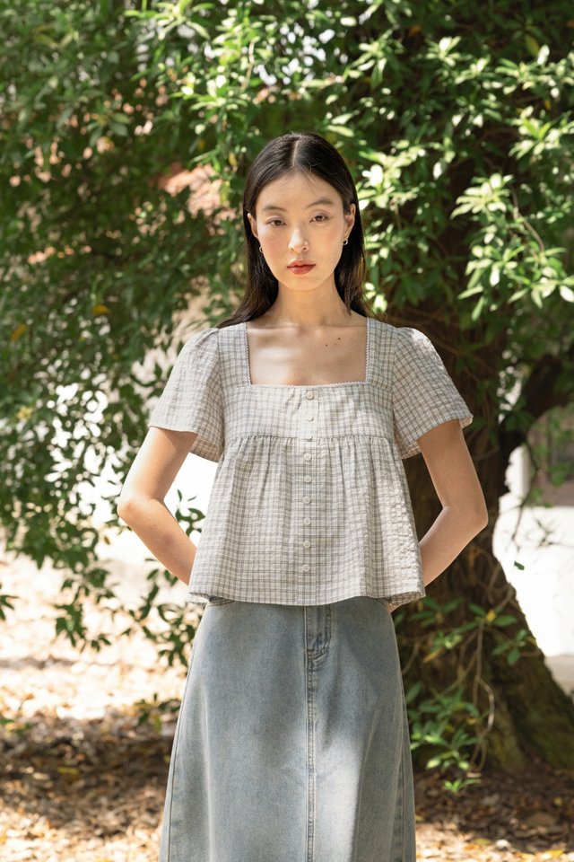 LUCELIA FLUTTER SLEEVE BUTTON BLOUSE (CHECKERED)
