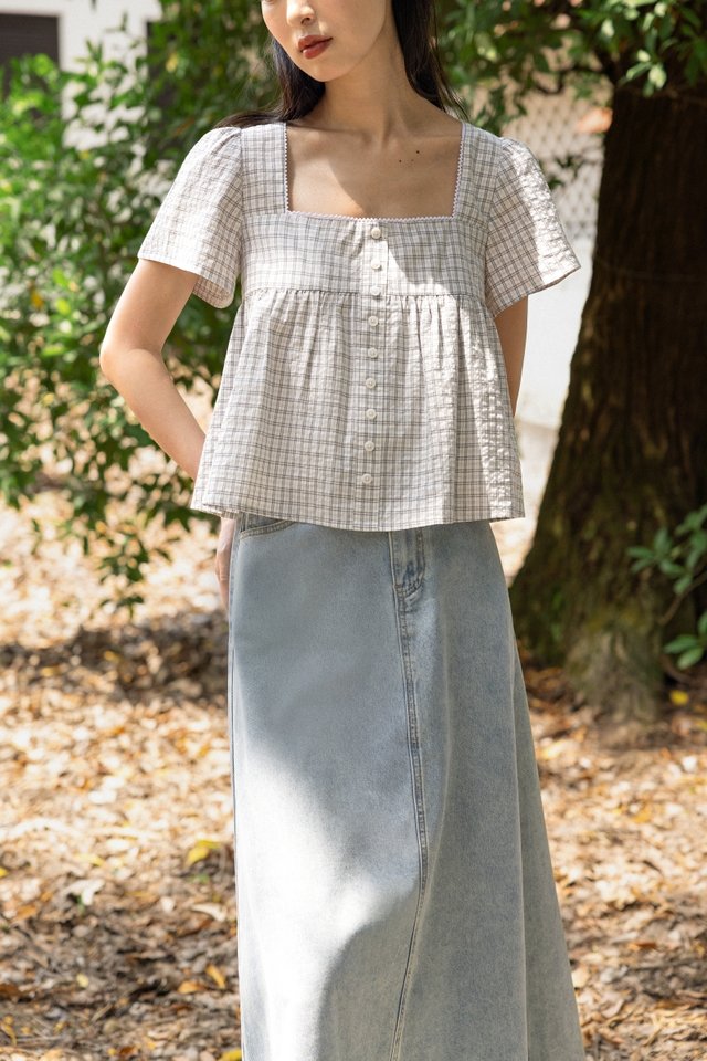 LUCELIA FLUTTER SLEEVE BUTTON BLOUSE (CHECKERED)