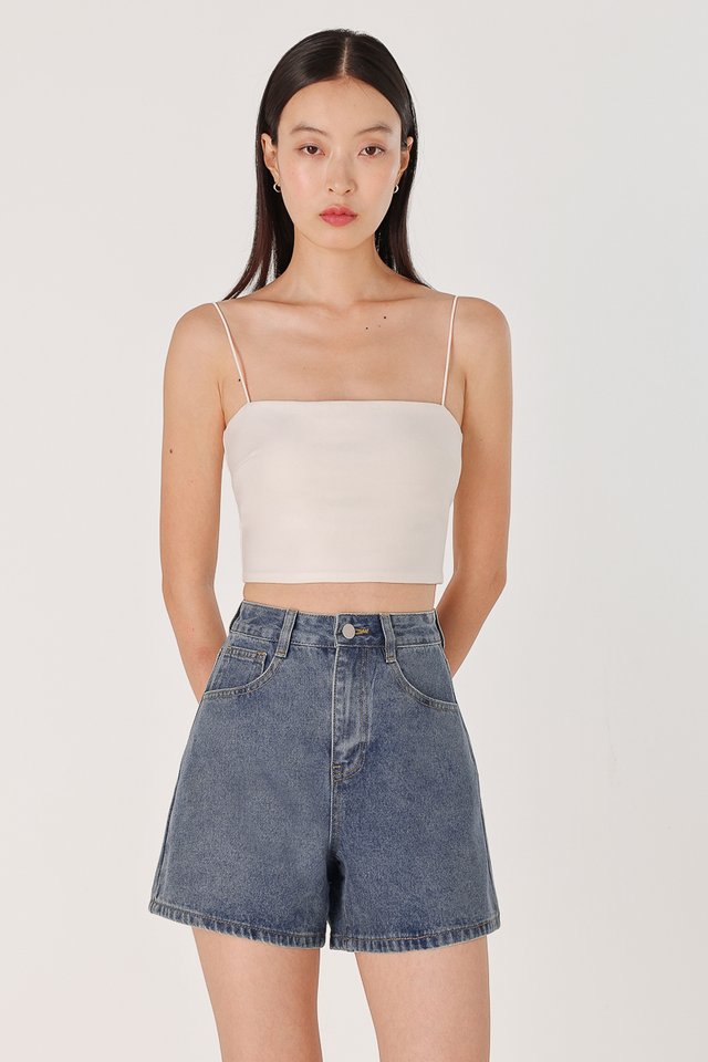 EASY GOING A-LINE DENIM MOM SHORTS (MID WASHED)