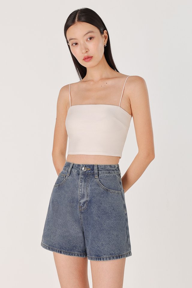 EASY GOING A-LINE DENIM MOM SHORTS (MID WASHED)