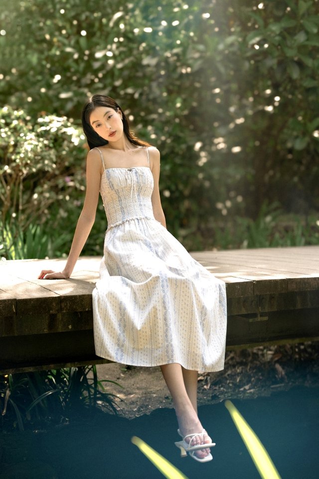 VIOLETTE PADDED SMOCKED WAIST RIBBON MIDAXI DRESS (PAISLEY)