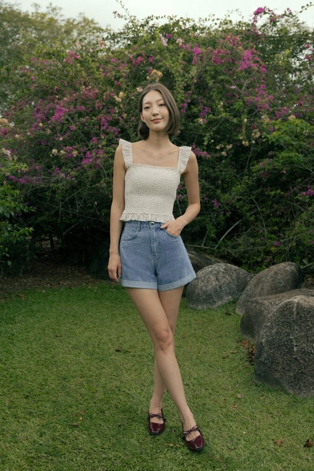 BREEZY CUFFED HEM DENIM SHORTS (LIGHT WASHED)