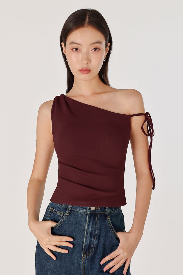 JARELLE PADDED OFF-SHOULDER TIE RIBBON RIBBED TOP (MAHOGANY RED)