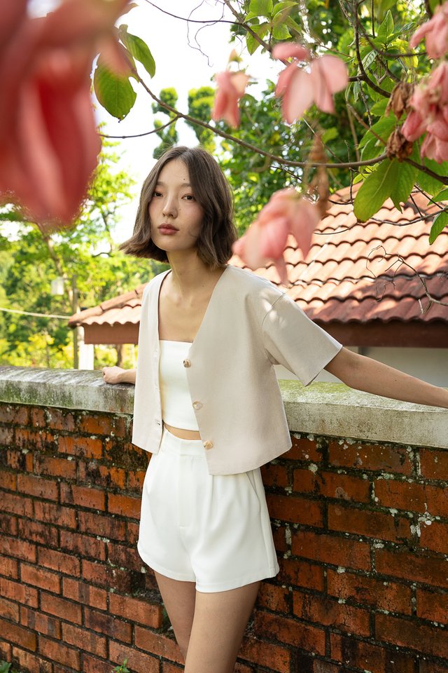 ELAYA LINEN SHELL BUTTON V-NECK BOXY TOP (NATURAL)