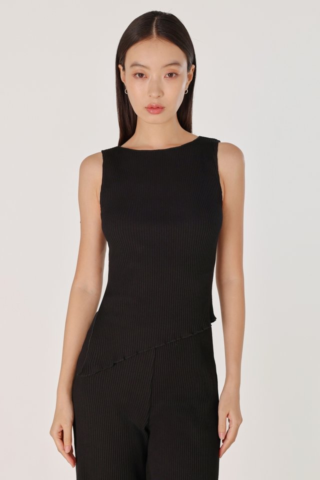 MARLOWE RIBBED BOAT NECK LETTUCE HEM TOP (BLACK)