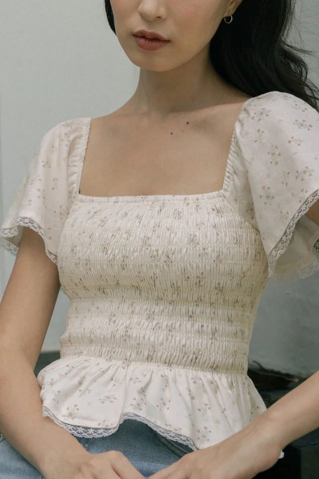 MIRABELLE PADDED LACE TRIM FLUTTER SLEEVE SMOCKED TOP (FLORAL)
