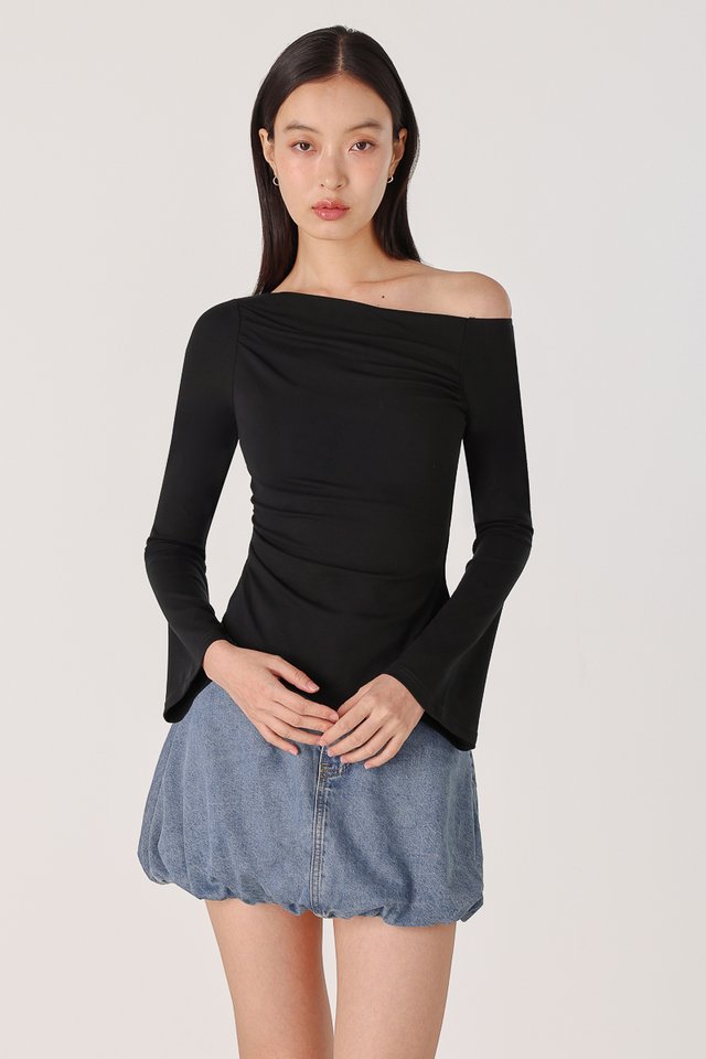 ELDORA FLARE SLEEVE OFF-SHOULDER SLANT HEM TOP (BLACK)
