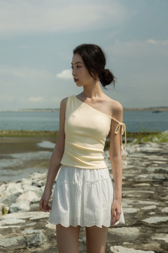 JARELLE PADDED OFF-SHOULDER TIE RIBBON RIBBED TOP (YELLOW)