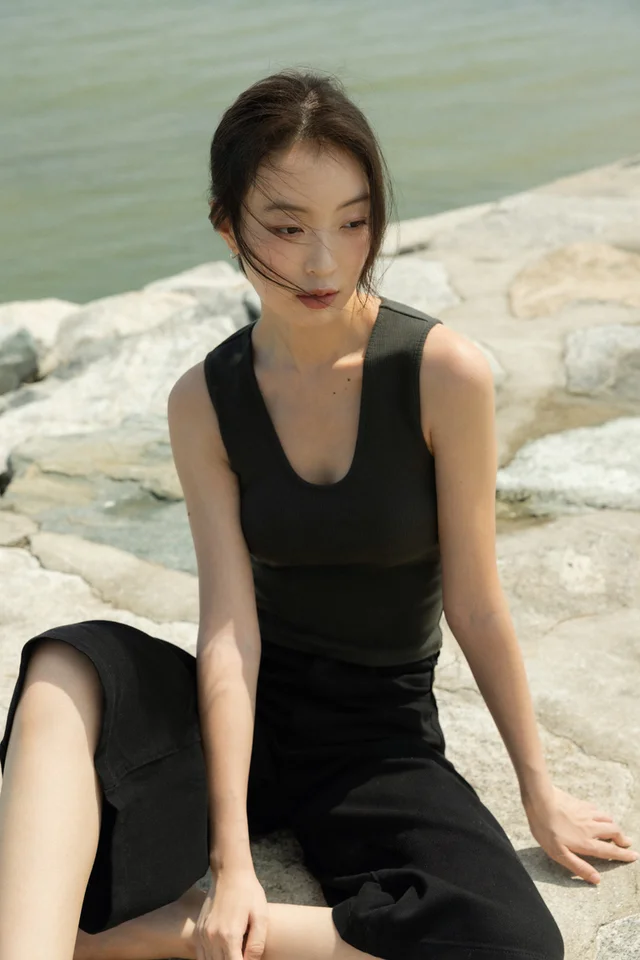 NARELLE PADDED SCOOP NECK RIBBED TANK TOP (OLIVE)