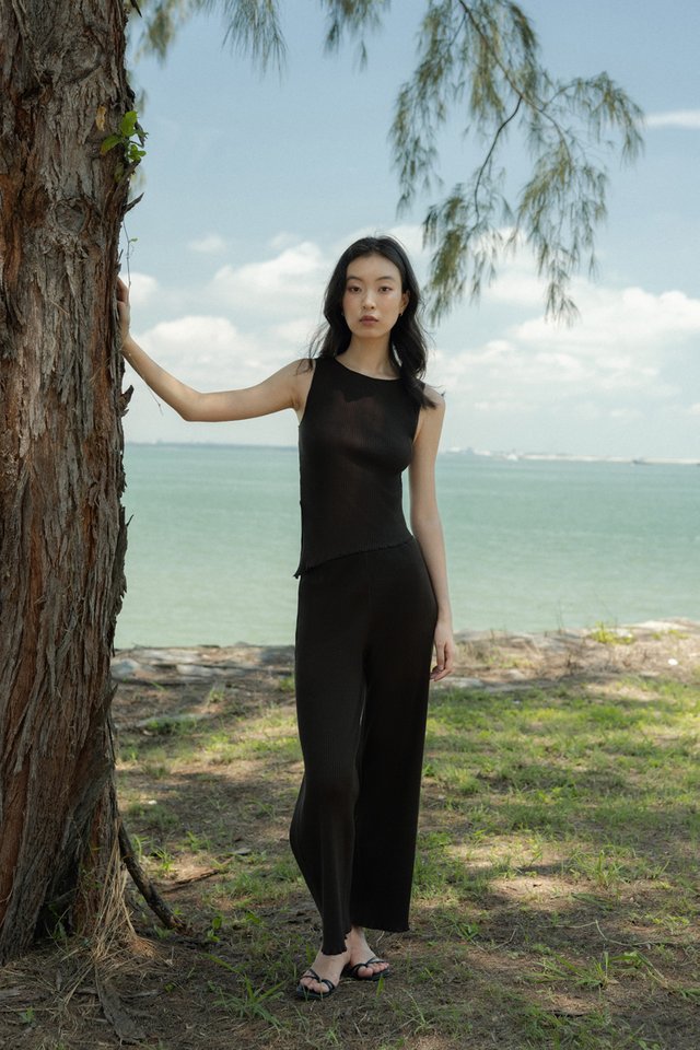 MARLOWE RIBBED LETTUCE HEM STRAIGHT LEG PANTS - PETITE (ESPRESSO)