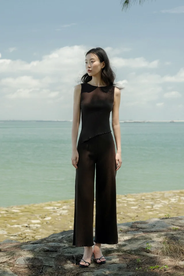 MARLOWE RIBBED LETTUCE HEM PANTS SET