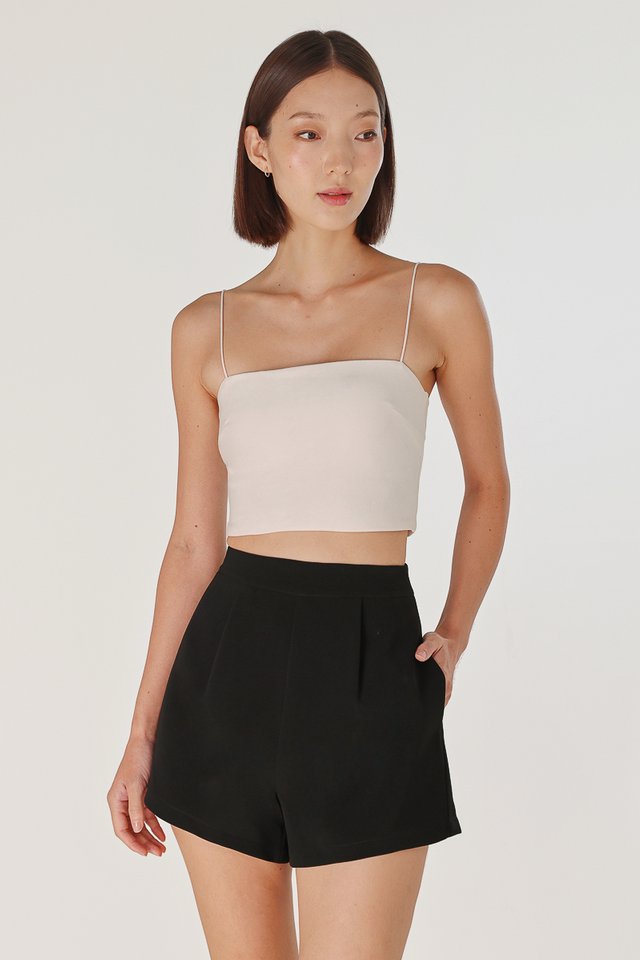 MABEL BASIC SLANT HEM SHORTS (BLACK)