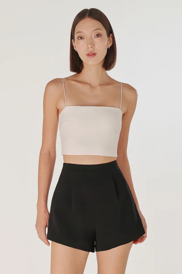 MABEL BASIC SLANT HEM SHORTS (BLACK)