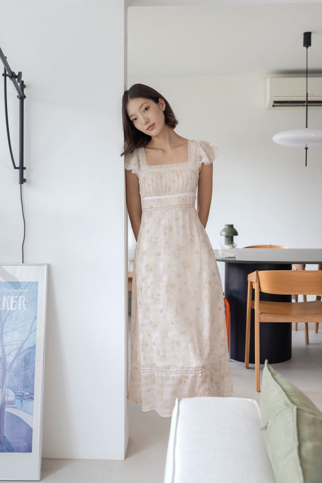 OPHELIA PADDED LACE INSERT FLUTTER SLEEVE MAXI DRESS (FLORAL)