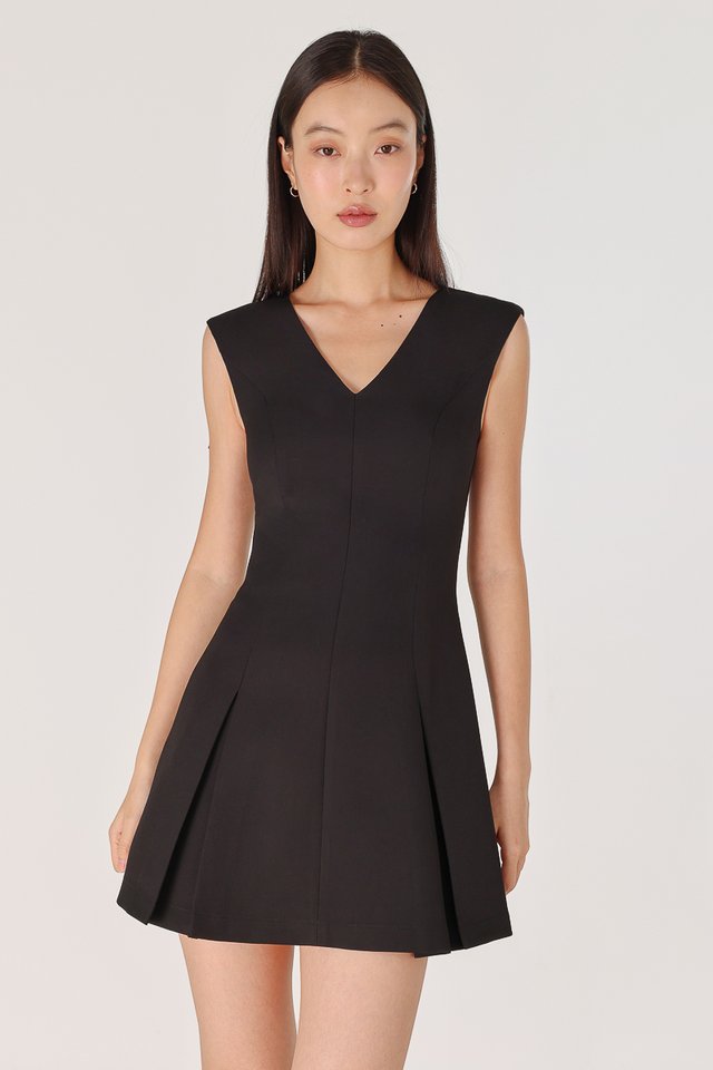 AVAIA PADDED V-NECK PANELLED PLEATED HEM DRESS (BLACK)