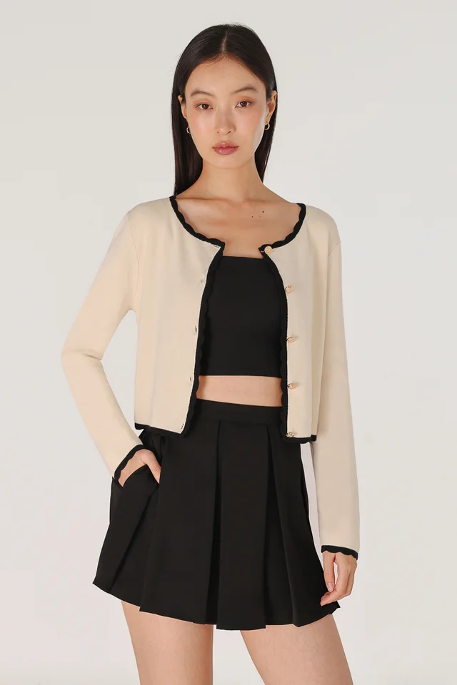 LEZANNE VINTAGE BUTTON CONTRAST SCALLOP TRIM KNIT CARDIGAN (OAT WITH BLACK TRIM)