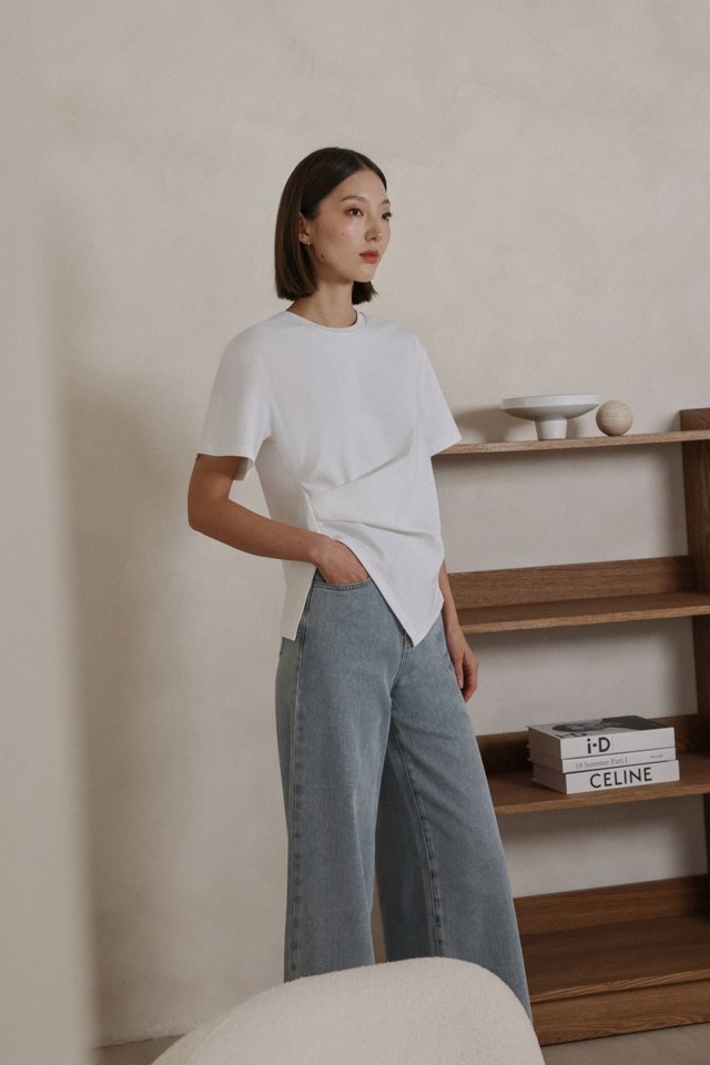 IVELLE COTTON SIDE RUCHED SLANT HEM BOXY TEE (WHITE)