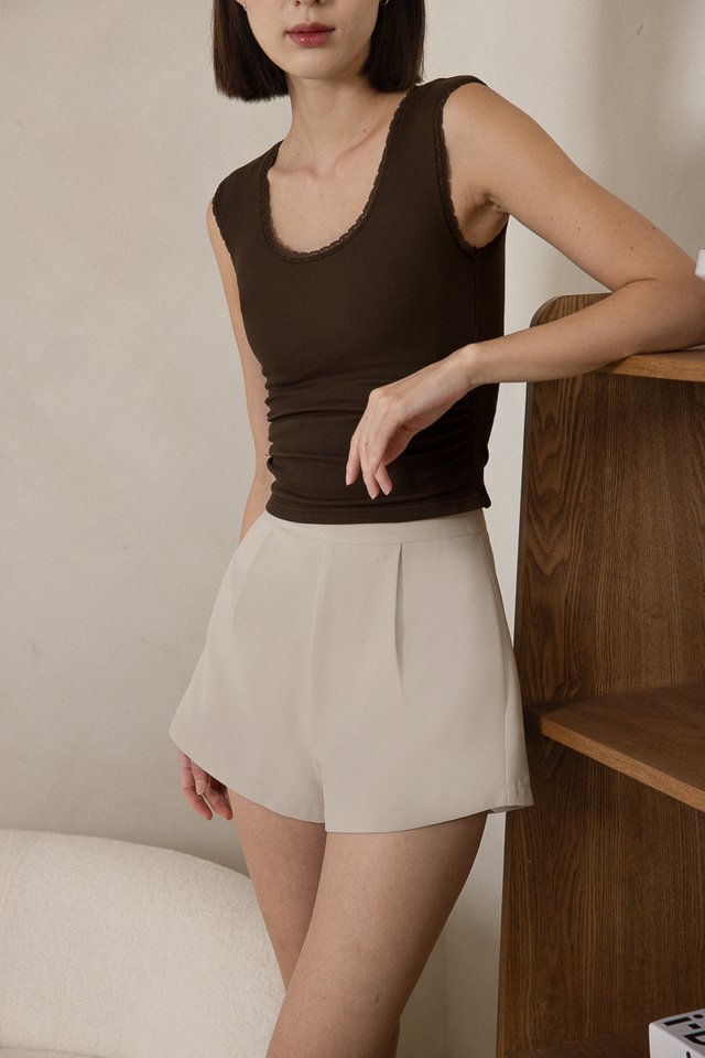 MABEL BASIC SLANT HEM SHORTS (BONE)
