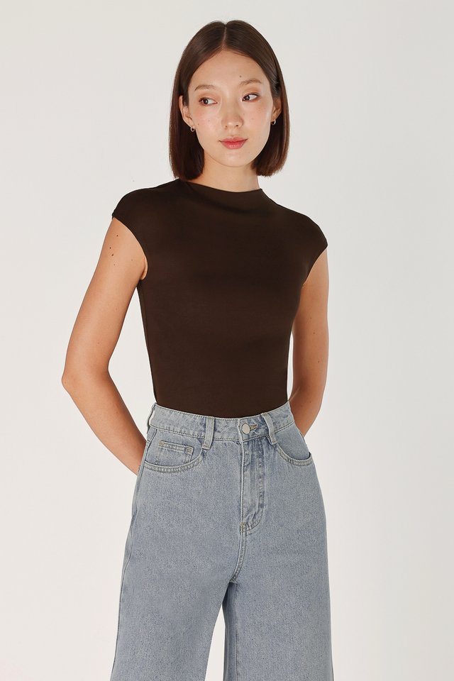 BERNADETTE MOCK NECK CAPPED SLEEVE TOP (BROWN)