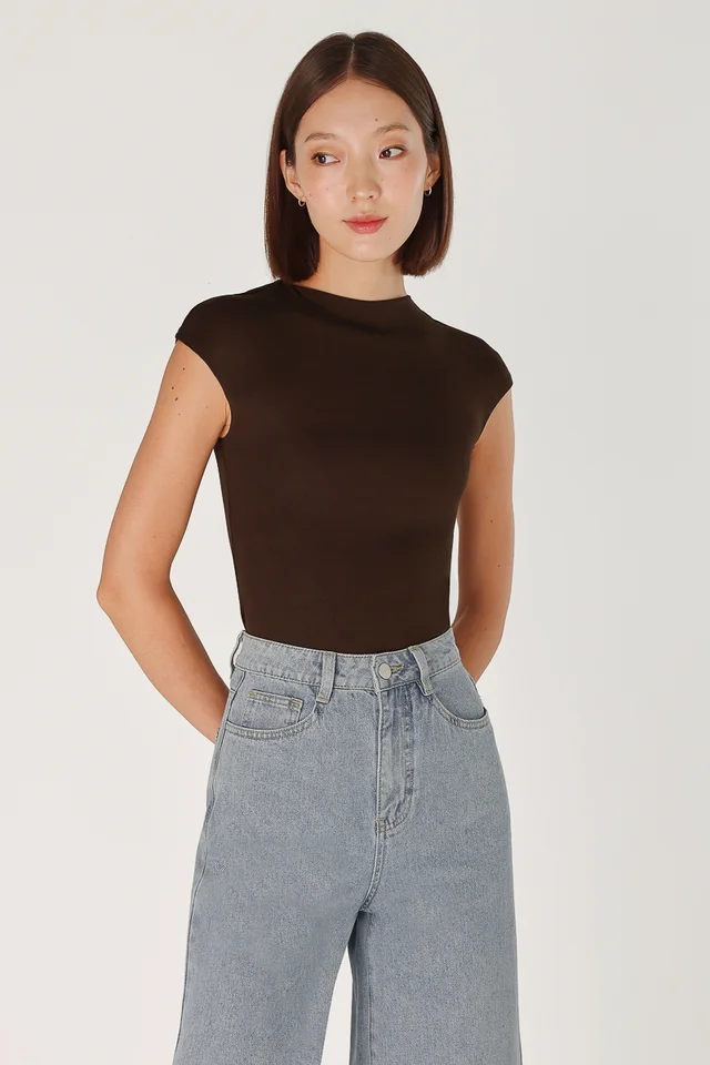BERNADETTE MOCK NECK CAPPED SLEEVE TOP (BROWN)