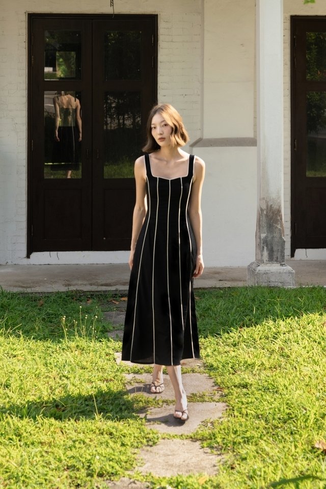 FENNA PADDED LINEN CONTRAST PIPING PANELLED MAXI DRESS (BLACK)