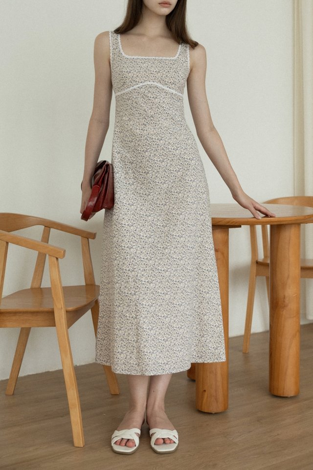 RIANNE PADDED LINEN EYELET TRIM FLORAL MAXI DRESS